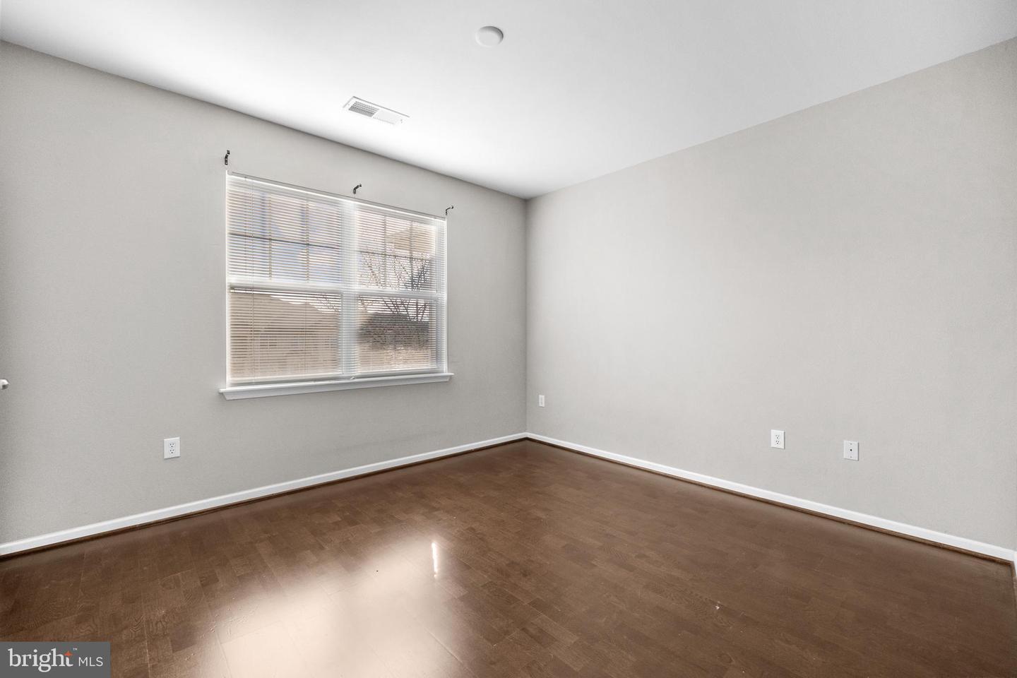 4415 WEATHERINGTON LN #402, FAIRFAX, Virginia 22030, 2 Bedrooms Bedrooms, ,2 BathroomsBathrooms,Residential,For sale,4415 WEATHERINGTON LN #402,VAFX2293186 MLS # VAFX2293186