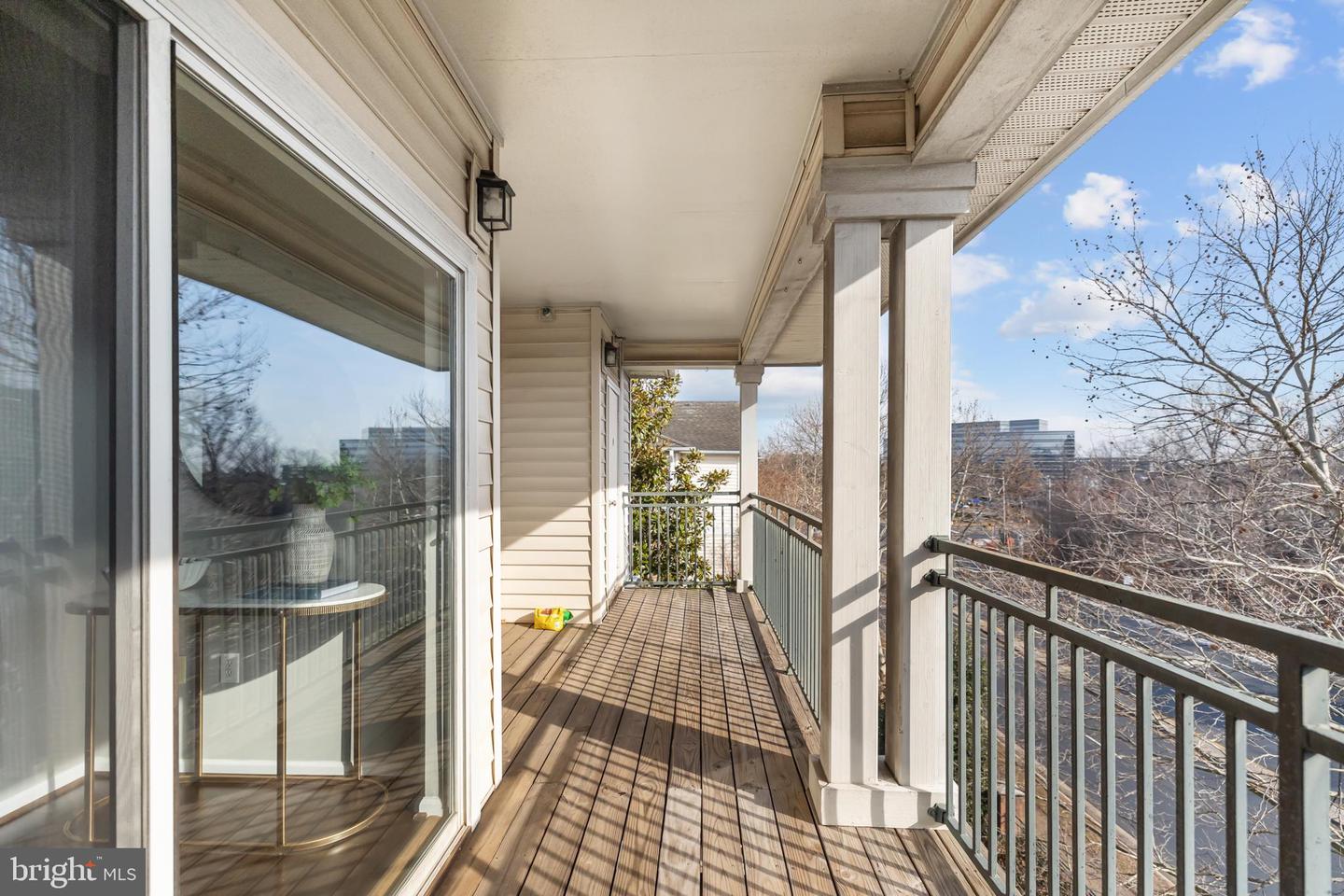 4415 WEATHERINGTON LN #402, FAIRFAX, Virginia 22030, 2 Bedrooms Bedrooms, ,2 BathroomsBathrooms,Residential,For sale,4415 WEATHERINGTON LN #402,VAFX2293186 MLS # VAFX2293186