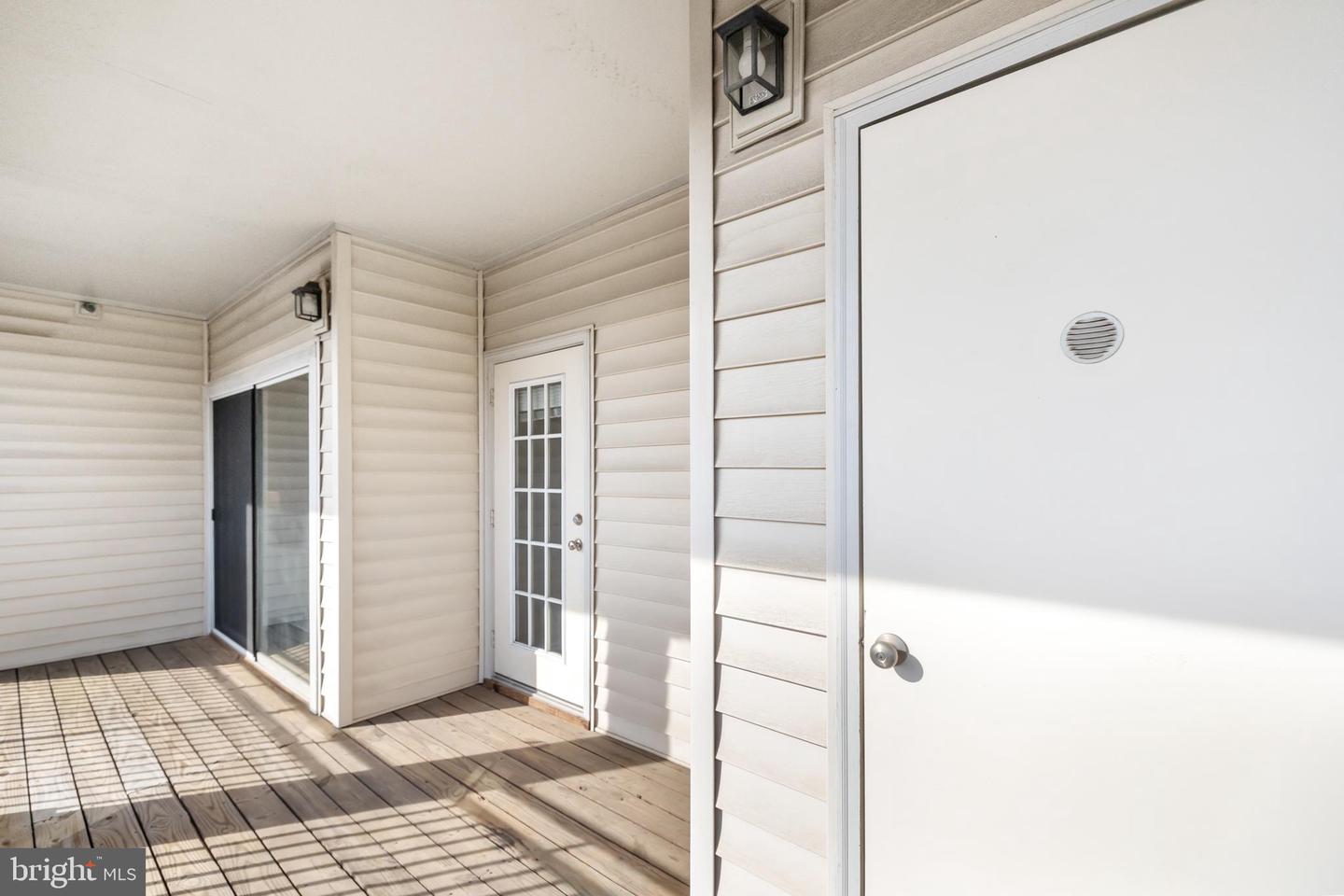 4415 WEATHERINGTON LN #402, FAIRFAX, Virginia 22030, 2 Bedrooms Bedrooms, ,2 BathroomsBathrooms,Residential,For sale,4415 WEATHERINGTON LN #402,VAFX2293186 MLS # VAFX2293186