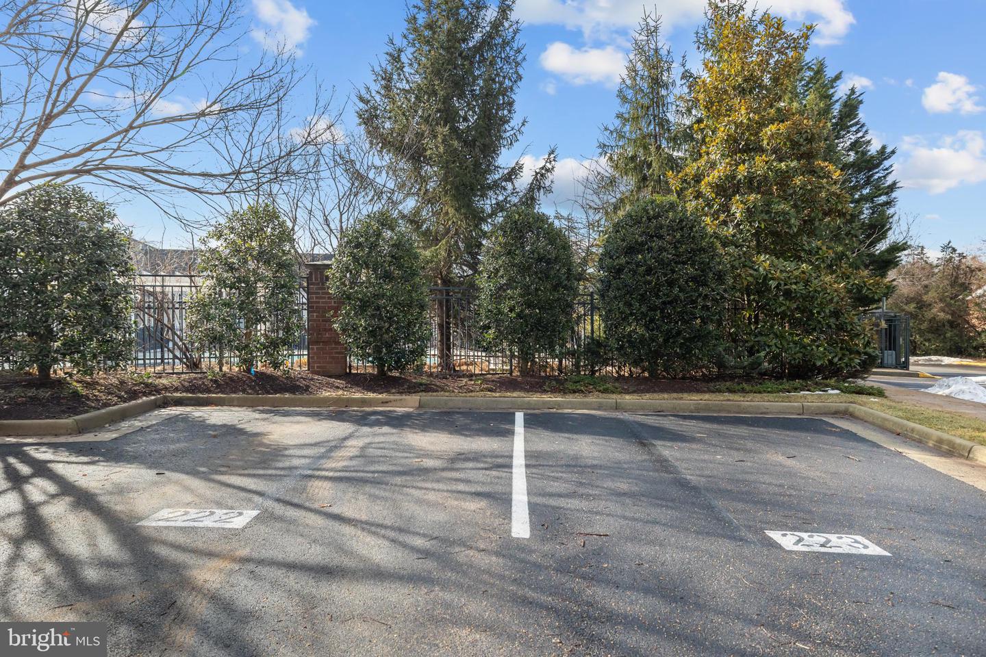 4415 WEATHERINGTON LN #402, FAIRFAX, Virginia 22030, 2 Bedrooms Bedrooms, ,2 BathroomsBathrooms,Residential,For sale,4415 WEATHERINGTON LN #402,VAFX2293186 MLS # VAFX2293186