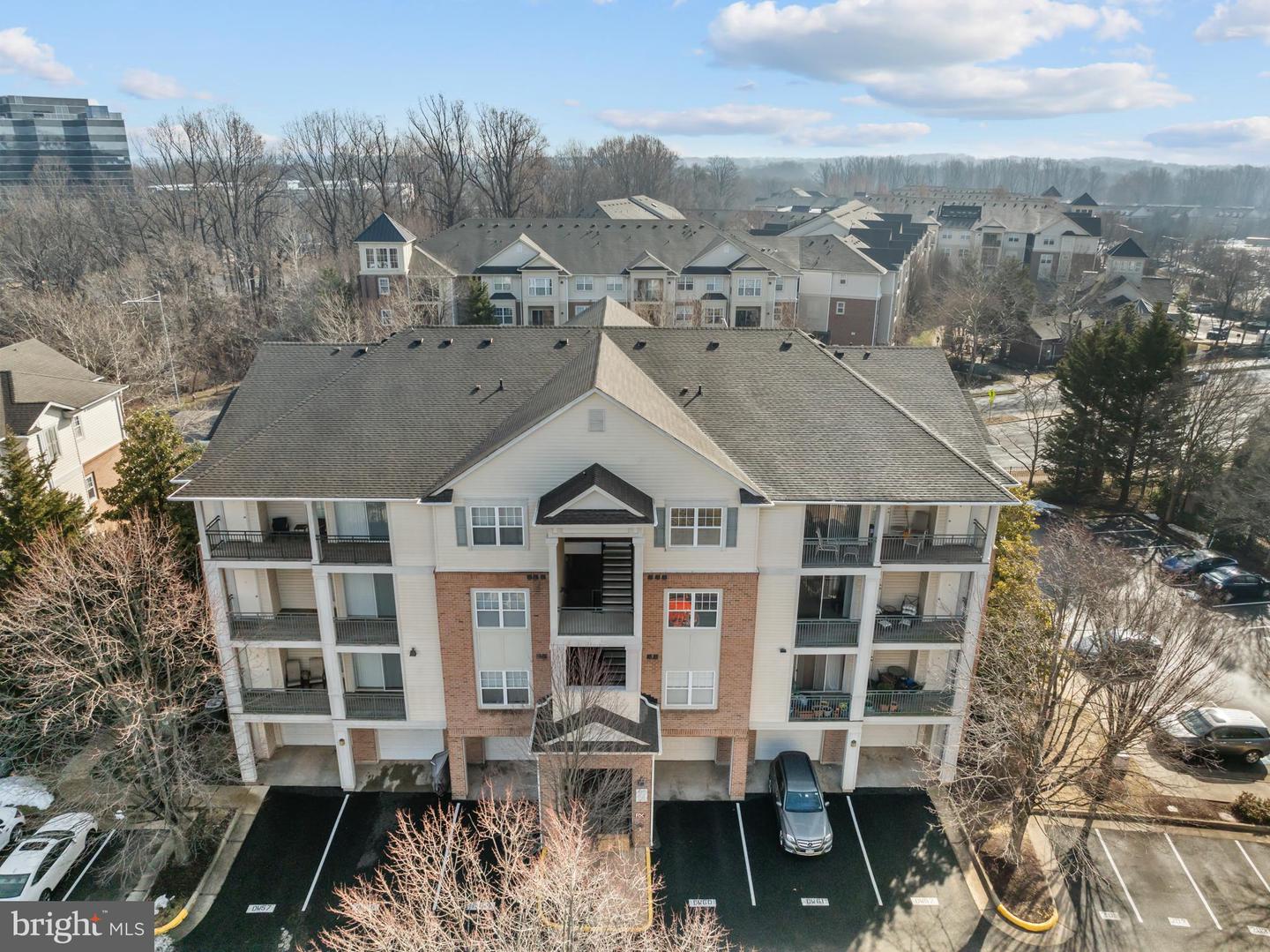4415 WEATHERINGTON LN #402, FAIRFAX, Virginia 22030, 2 Bedrooms Bedrooms, ,2 BathroomsBathrooms,Residential,For sale,4415 WEATHERINGTON LN #402,VAFX2293186 MLS # VAFX2293186
