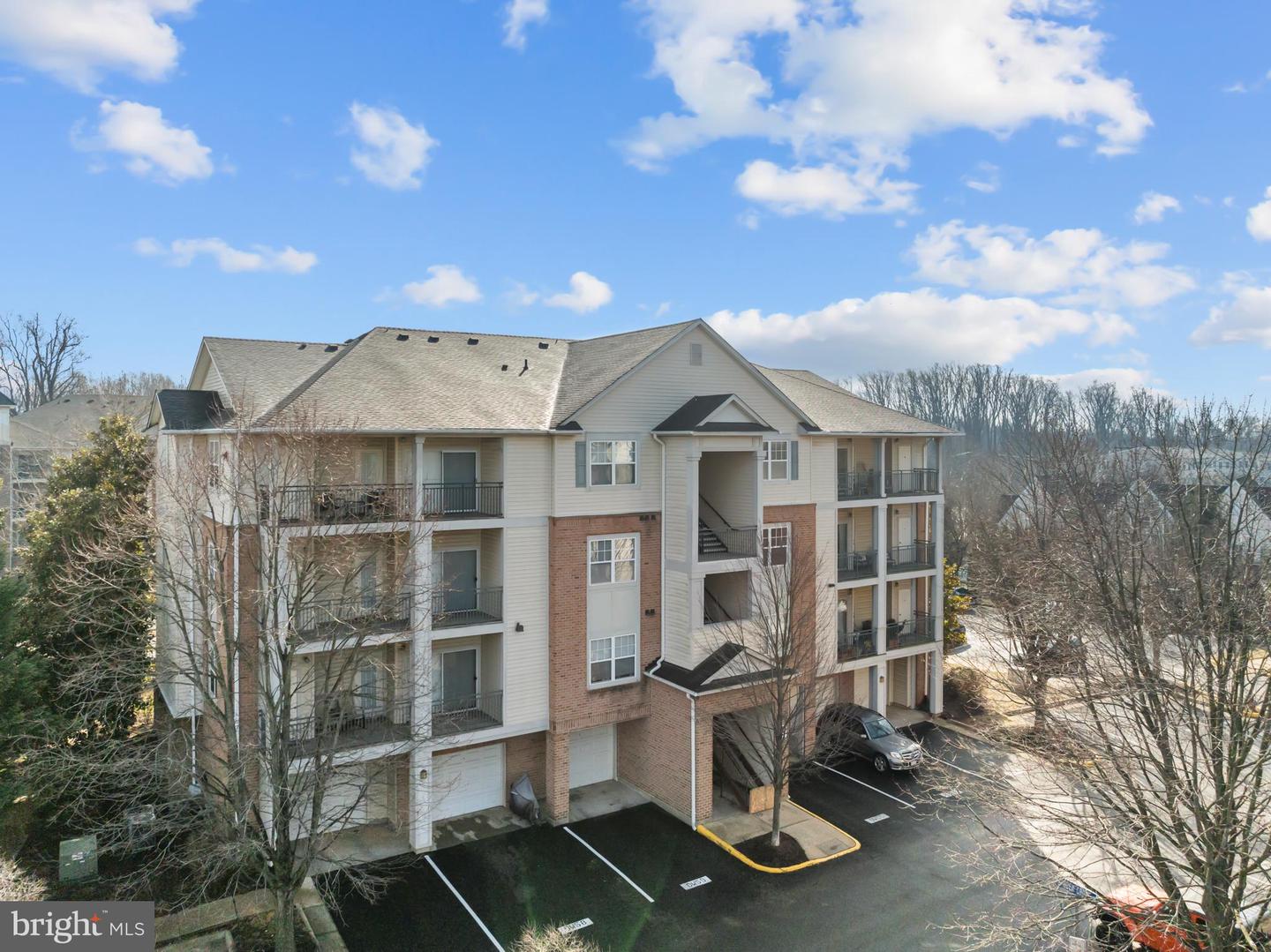 4415 WEATHERINGTON LN #402, FAIRFAX, Virginia 22030, 2 Bedrooms Bedrooms, ,2 BathroomsBathrooms,Residential,For sale,4415 WEATHERINGTON LN #402,VAFX2293186 MLS # VAFX2293186
