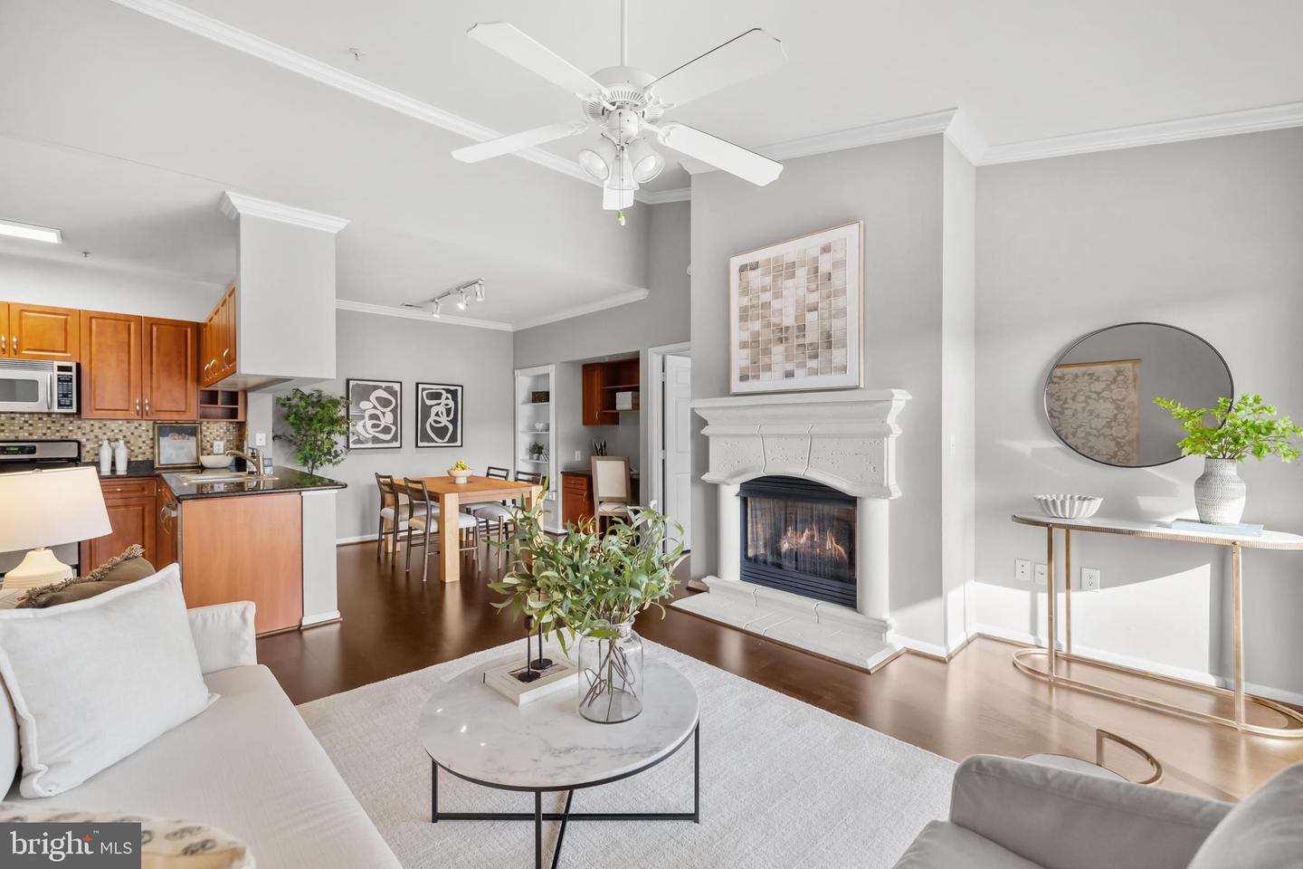 4415 WEATHERINGTON LN #402, FAIRFAX, Virginia 22030, 2 Bedrooms Bedrooms, ,2 BathroomsBathrooms,Residential,For sale,4415 WEATHERINGTON LN #402,VAFX2293186 MLS # VAFX2293186