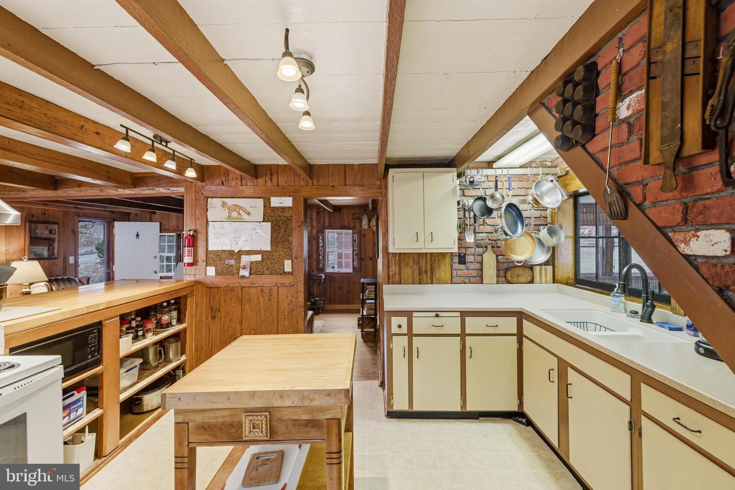 1918 JEWELL HOLLOW RD, LURAY, Virginia 22835, 3 Bedrooms Bedrooms, ,2 BathroomsBathrooms,Residential,For sale,1918 JEWELL HOLLOW RD,VAPA2006132 MLS # VAPA2006132