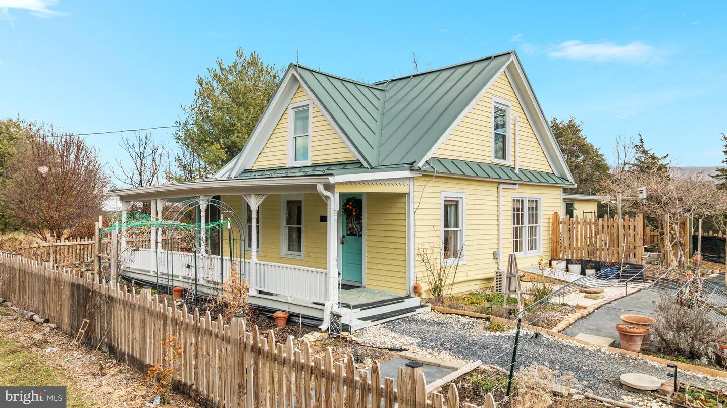 29674 OLD VALLEY PIKE, STRASBURG, Virginia 22657, 2 Bedrooms Bedrooms, ,1 BathroomBathrooms,Residential,For sale,29674 OLD VALLEY PIKE,VASH2013704 MLS # VASH2013704