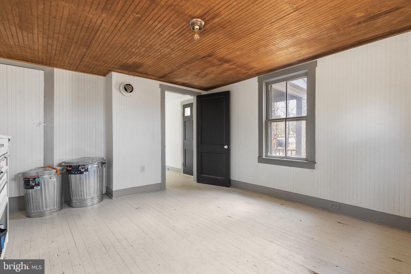 29674 OLD VALLEY PIKE, STRASBURG, Virginia 22657, 2 Bedrooms Bedrooms, ,1 BathroomBathrooms,Residential,For sale,29674 OLD VALLEY PIKE,VASH2013704 MLS # VASH2013704