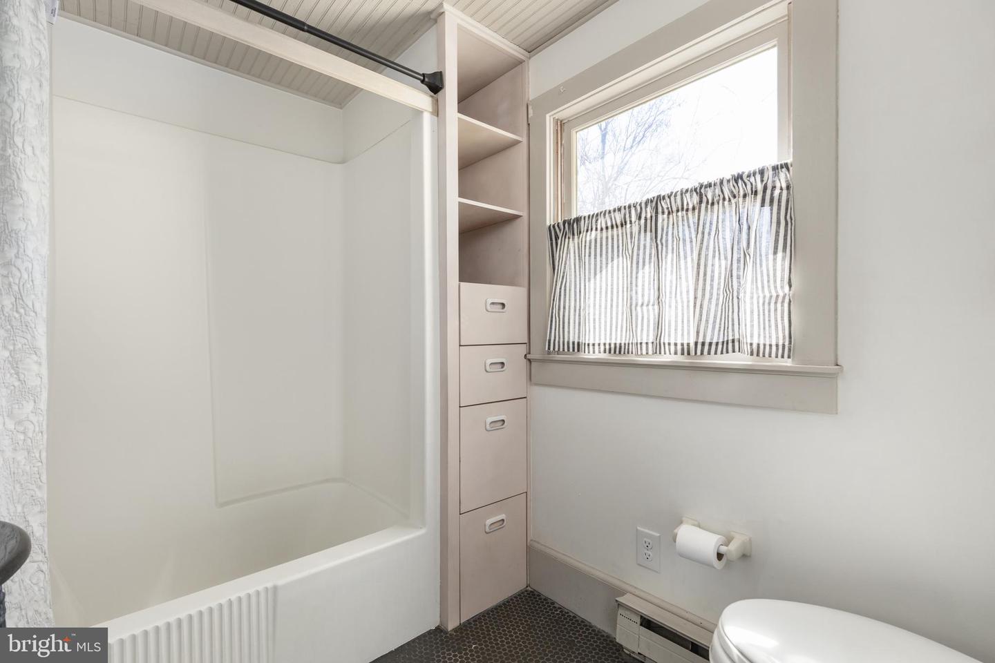 29674 OLD VALLEY PIKE, STRASBURG, Virginia 22657, 2 Bedrooms Bedrooms, ,1 BathroomBathrooms,Residential,For sale,29674 OLD VALLEY PIKE,VASH2013704 MLS # VASH2013704