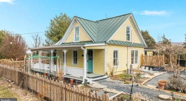 29674 OLD VALLEY PIKE, STRASBURG, Virginia 22657, 2 Bedrooms Bedrooms, ,1 BathroomBathrooms,Residential,For sale,29674 OLD VALLEY PIKE,VASH2013704 MLS # VASH2013704