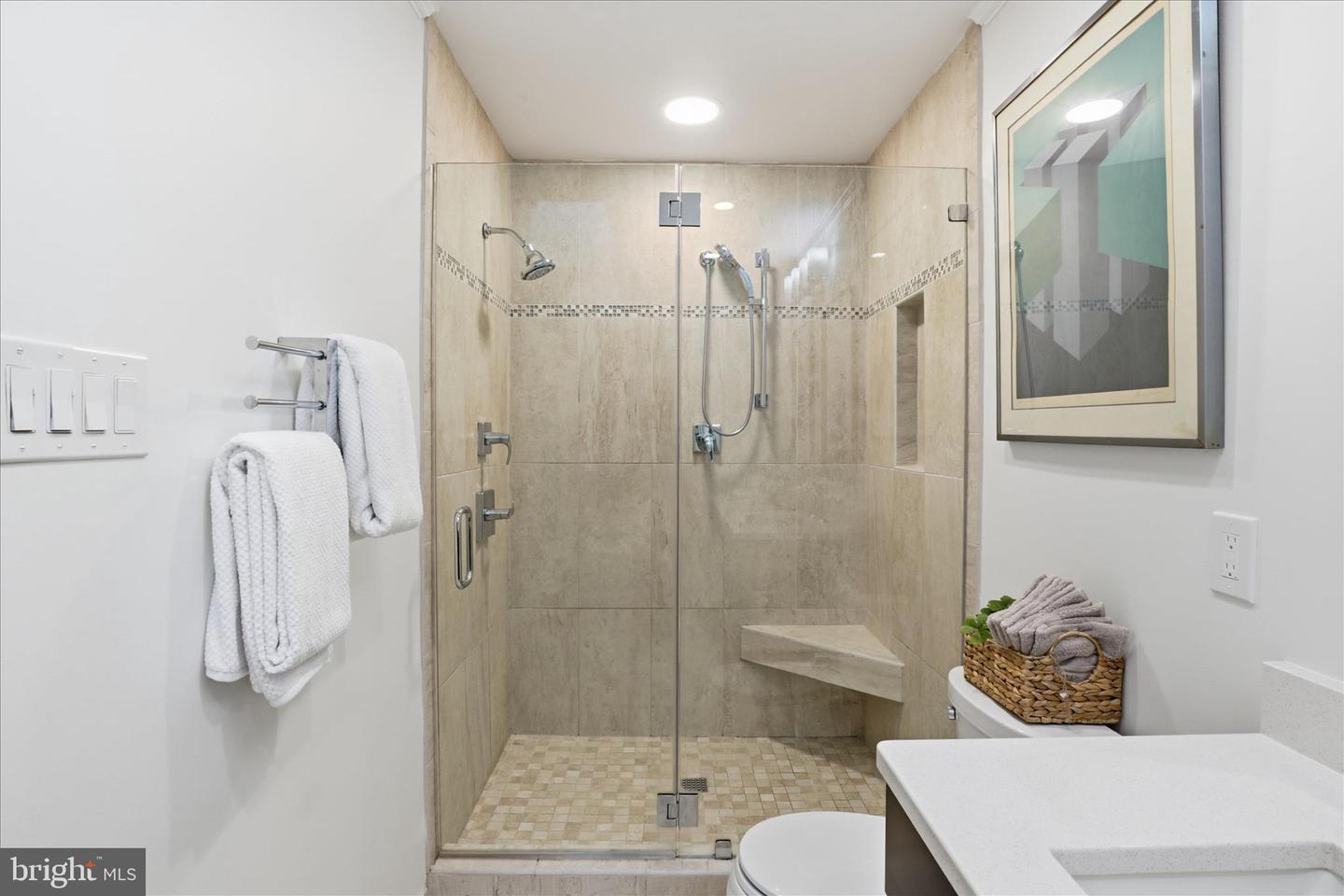 5421 BARRISTER PL, ALEXANDRIA, Virginia 22304, 2 Bedrooms Bedrooms, ,2 BathroomsBathrooms,Residential,For sale,5421 BARRISTER PL,VAAX2054654 MLS # VAAX2054654