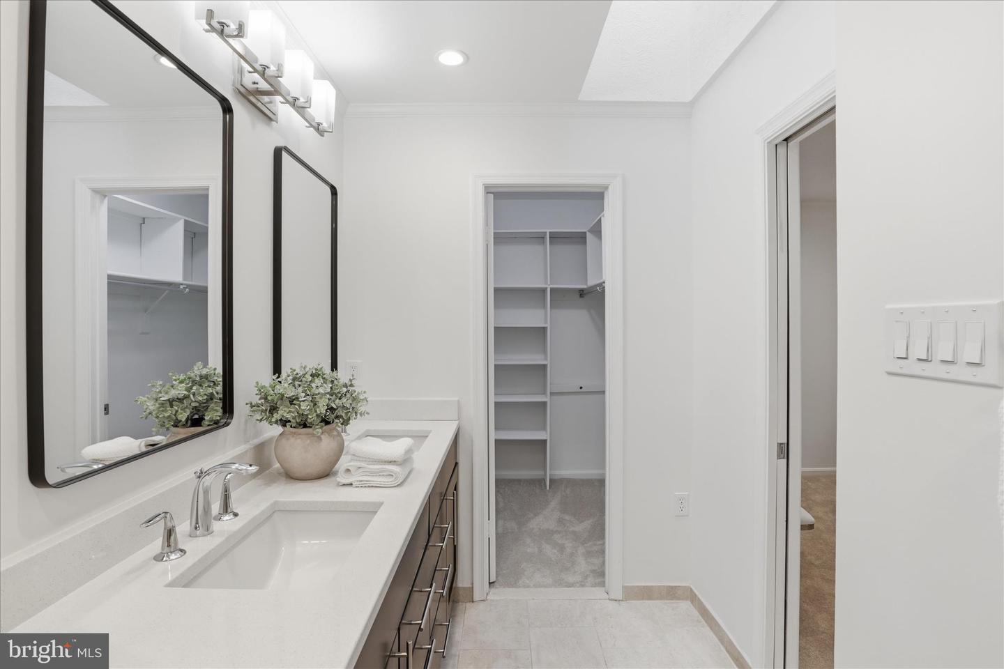 5421 BARRISTER PL, ALEXANDRIA, Virginia 22304, 2 Bedrooms Bedrooms, ,2 BathroomsBathrooms,Residential,For sale,5421 BARRISTER PL,VAAX2054654 MLS # VAAX2054654