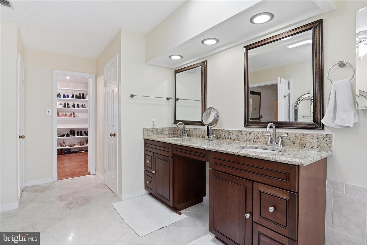 11668 GILMAN LN, HERNDON, Virginia 20170, 4 Bedrooms Bedrooms, 19 Rooms Rooms,3 BathroomsBathrooms,Residential,For sale,11668 GILMAN LN,VAFX2293534 MLS # VAFX2293534