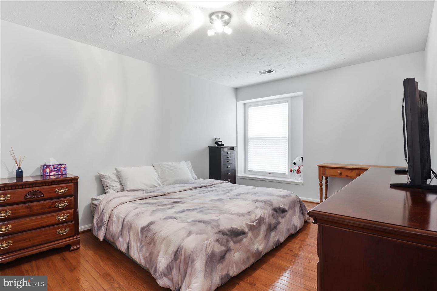 11668 GILMAN LN, HERNDON, Virginia 20170, 4 Bedrooms Bedrooms, 19 Rooms Rooms,3 BathroomsBathrooms,Residential,For sale,11668 GILMAN LN,VAFX2293534 MLS # VAFX2293534