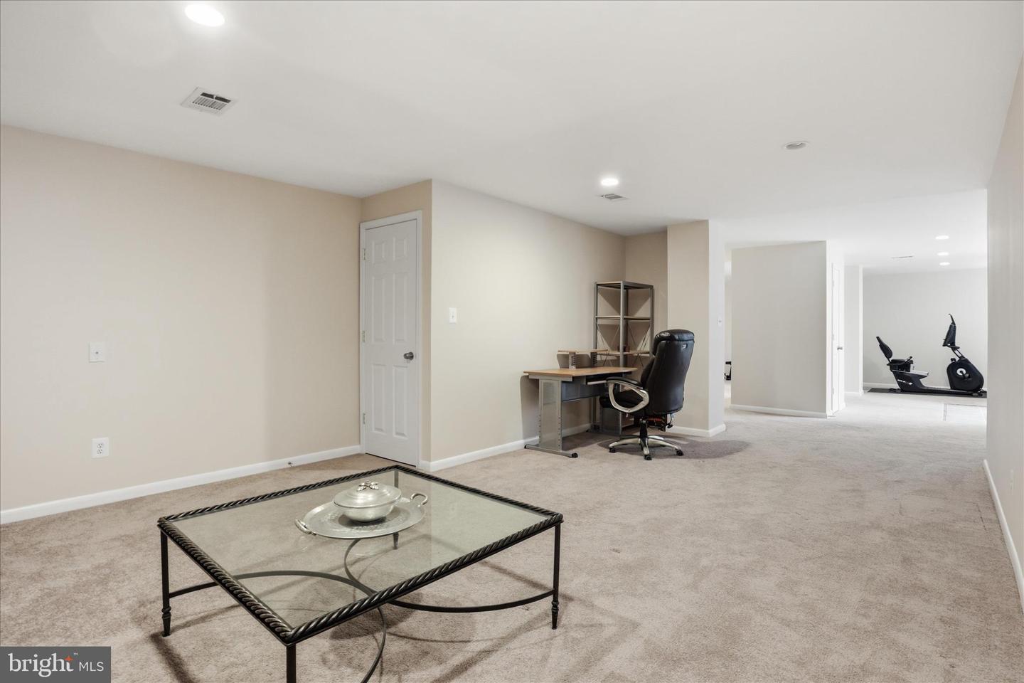 11668 GILMAN LN, HERNDON, Virginia 20170, 4 Bedrooms Bedrooms, 19 Rooms Rooms,3 BathroomsBathrooms,Residential,For sale,11668 GILMAN LN,VAFX2293534 MLS # VAFX2293534