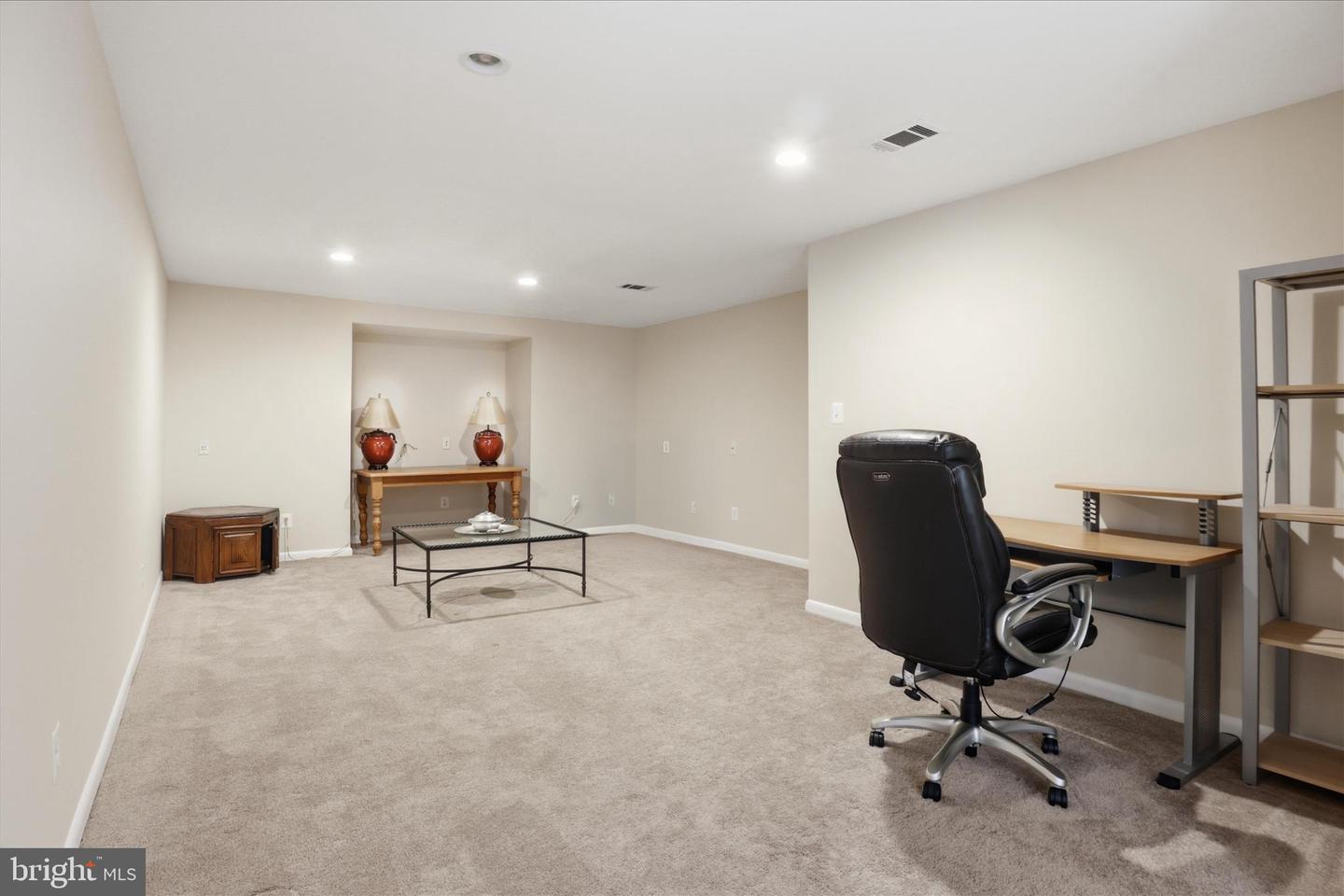 11668 GILMAN LN, HERNDON, Virginia 20170, 4 Bedrooms Bedrooms, 19 Rooms Rooms,3 BathroomsBathrooms,Residential,For sale,11668 GILMAN LN,VAFX2293534 MLS # VAFX2293534