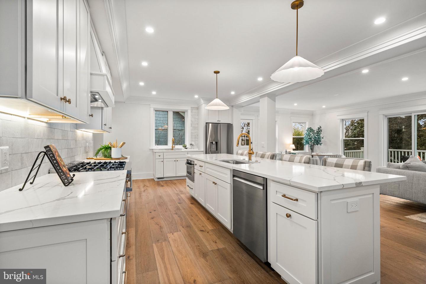 607 JOHNSTON PL, ALEXANDRIA, Virginia 22301, 4 Bedrooms Bedrooms, ,4 BathroomsBathrooms,Residential,For sale,607 JOHNSTON PL,VAAX2054688 MLS # VAAX2054688