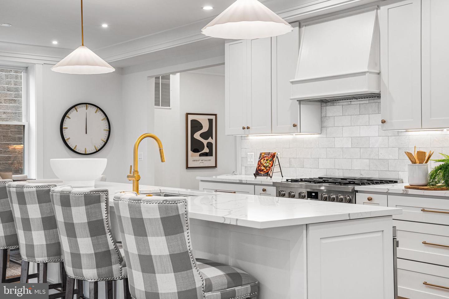 607 JOHNSTON PL, ALEXANDRIA, Virginia 22301, 4 Bedrooms Bedrooms, ,4 BathroomsBathrooms,Residential,For sale,607 JOHNSTON PL,VAAX2054688 MLS # VAAX2054688