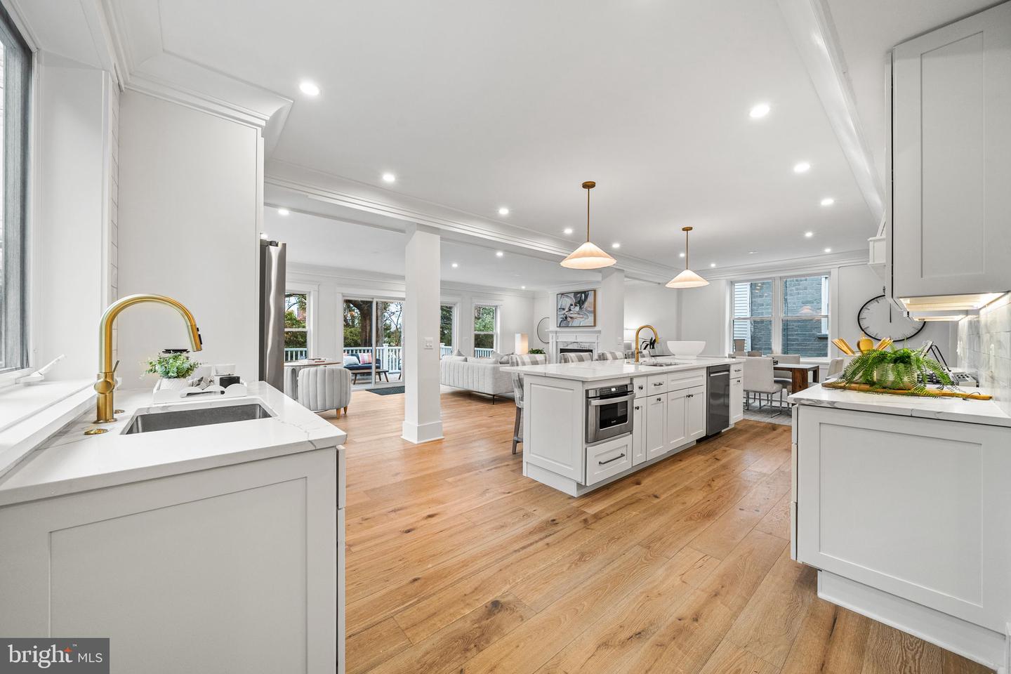 607 JOHNSTON PL, ALEXANDRIA, Virginia 22301, 4 Bedrooms Bedrooms, ,4 BathroomsBathrooms,Residential,For sale,607 JOHNSTON PL,VAAX2054688 MLS # VAAX2054688