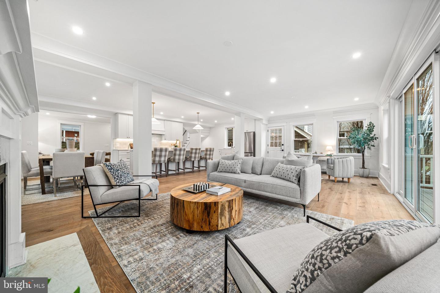 607 JOHNSTON PL, ALEXANDRIA, Virginia 22301, 4 Bedrooms Bedrooms, ,4 BathroomsBathrooms,Residential,For sale,607 JOHNSTON PL,VAAX2054688 MLS # VAAX2054688