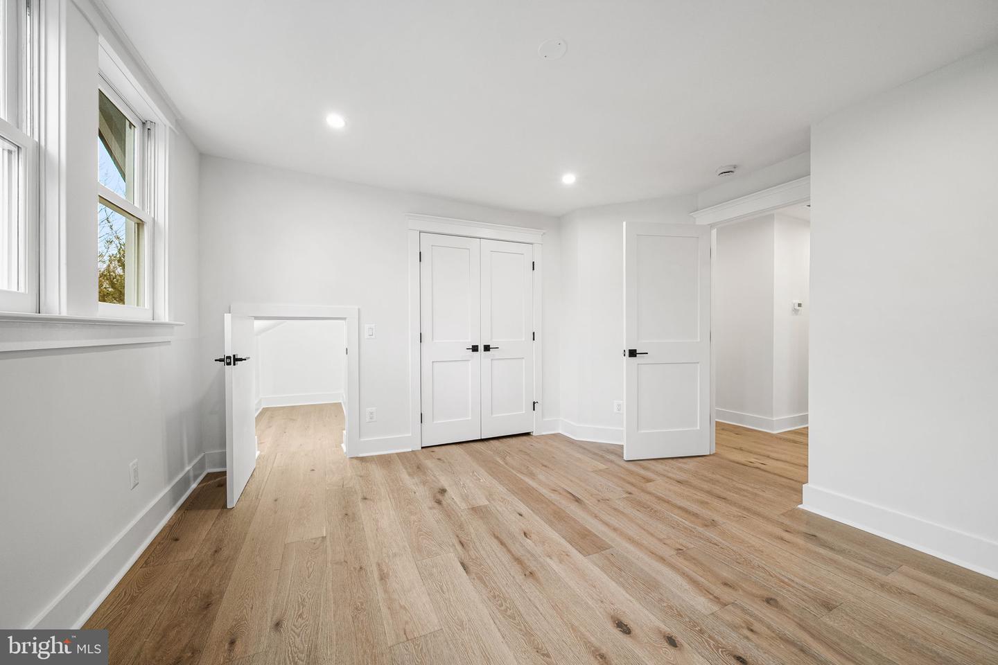 607 JOHNSTON PL, ALEXANDRIA, Virginia 22301, 4 Bedrooms Bedrooms, ,4 BathroomsBathrooms,Residential,For sale,607 JOHNSTON PL,VAAX2054688 MLS # VAAX2054688