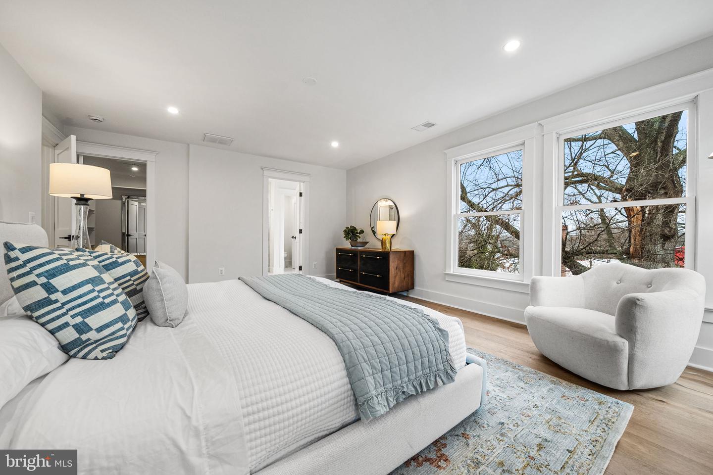 607 JOHNSTON PL, ALEXANDRIA, Virginia 22301, 4 Bedrooms Bedrooms, ,4 BathroomsBathrooms,Residential,For sale,607 JOHNSTON PL,VAAX2054688 MLS # VAAX2054688