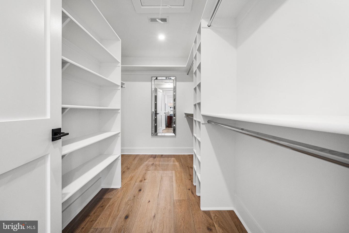 607 JOHNSTON PL, ALEXANDRIA, Virginia 22301, 4 Bedrooms Bedrooms, ,4 BathroomsBathrooms,Residential,For sale,607 JOHNSTON PL,VAAX2054688 MLS # VAAX2054688