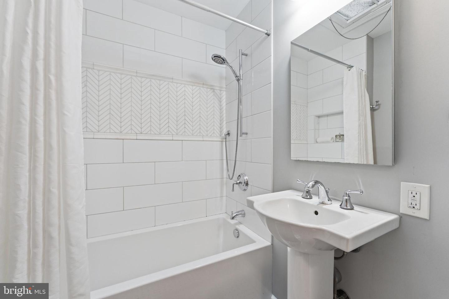 1764 LYMAN PL NE, WASHINGTON, District Of Columbia 20002, 4 Bedrooms Bedrooms, ,2 BathroomsBathrooms,Residential,For sale,1764 LYMAN PL NE,DCDC2248640 MLS # DCDC2248640
