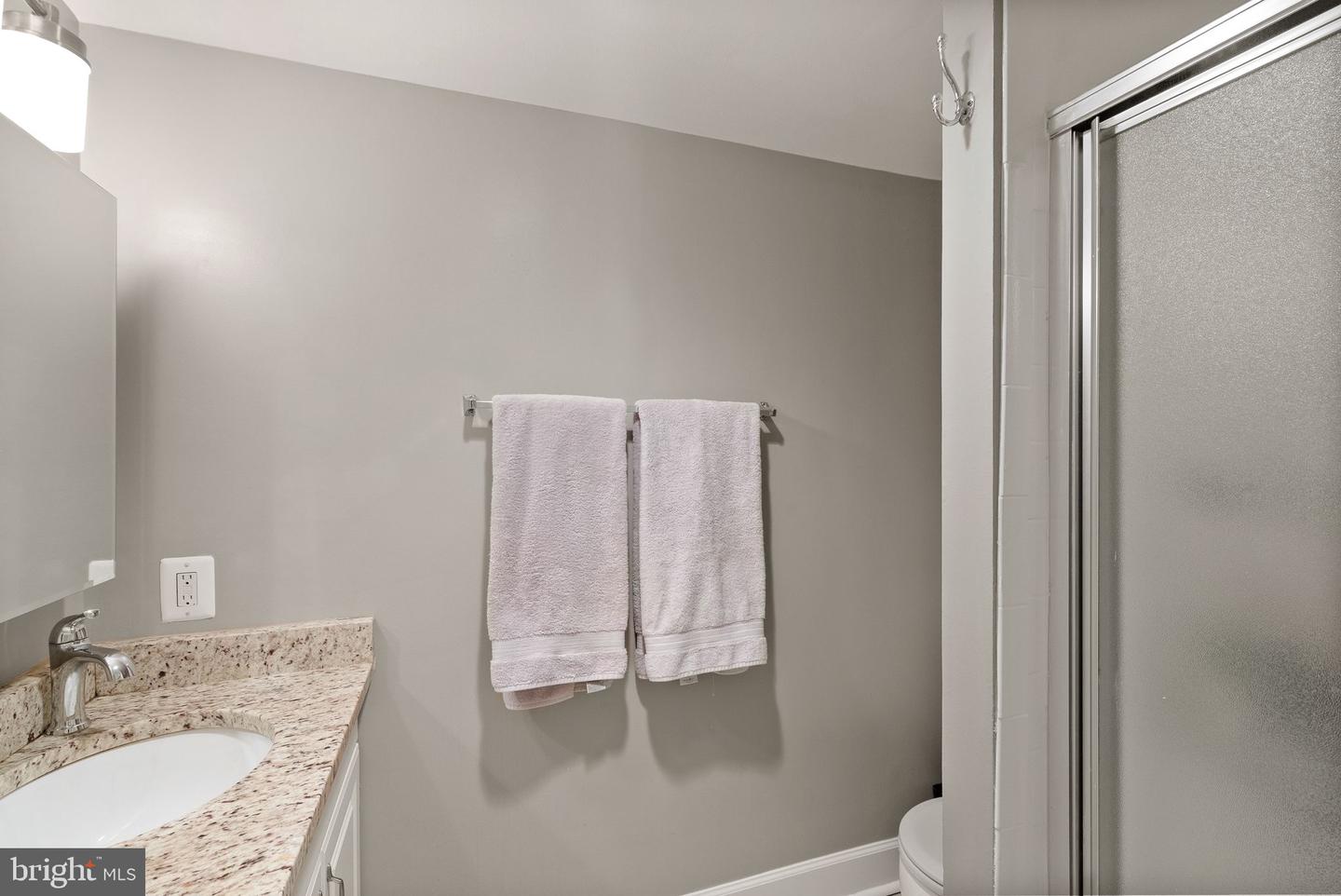 7651 TREMAYNE PL #211, MCLEAN, Virginia 22102, 2 Bedrooms Bedrooms, ,2 BathroomsBathrooms,Residential,For sale,7651 TREMAYNE PL #211,VAFX2293806 MLS # VAFX2293806