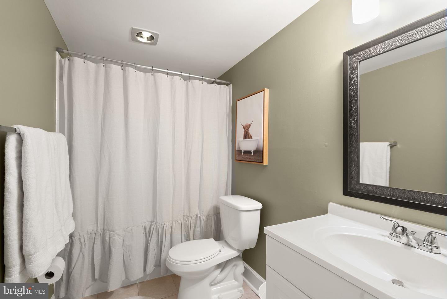 7651 TREMAYNE PL #211, MCLEAN, Virginia 22102, 2 Bedrooms Bedrooms, ,2 BathroomsBathrooms,Residential,For sale,7651 TREMAYNE PL #211,VAFX2293806 MLS # VAFX2293806