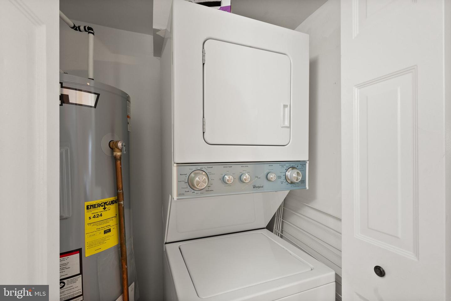 7651 TREMAYNE PL #211, MCLEAN, Virginia 22102, 2 Bedrooms Bedrooms, ,2 BathroomsBathrooms,Residential,For sale,7651 TREMAYNE PL #211,VAFX2293806 MLS # VAFX2293806