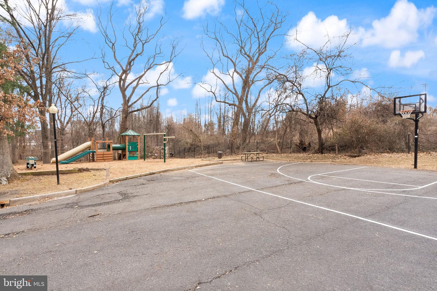 7651 TREMAYNE PL #211, MCLEAN, Virginia 22102, 2 Bedrooms Bedrooms, ,2 BathroomsBathrooms,Residential,For sale,7651 TREMAYNE PL #211,VAFX2293806 MLS # VAFX2293806