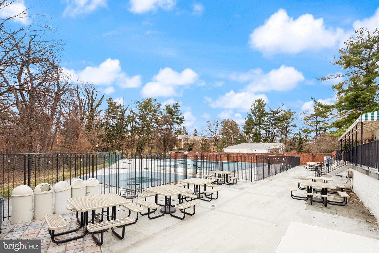 7651 TREMAYNE PL #211, MCLEAN, Virginia 22102, 2 Bedrooms Bedrooms, ,2 BathroomsBathrooms,Residential,For sale,7651 TREMAYNE PL #211,VAFX2293806 MLS # VAFX2293806