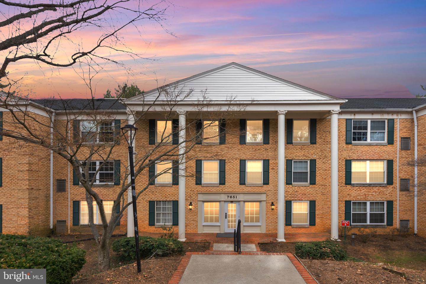 7651 TREMAYNE PL #211, MCLEAN, Virginia 22102, 2 Bedrooms Bedrooms, ,2 BathroomsBathrooms,Residential,For sale,7651 TREMAYNE PL #211,VAFX2293806 MLS # VAFX2293806