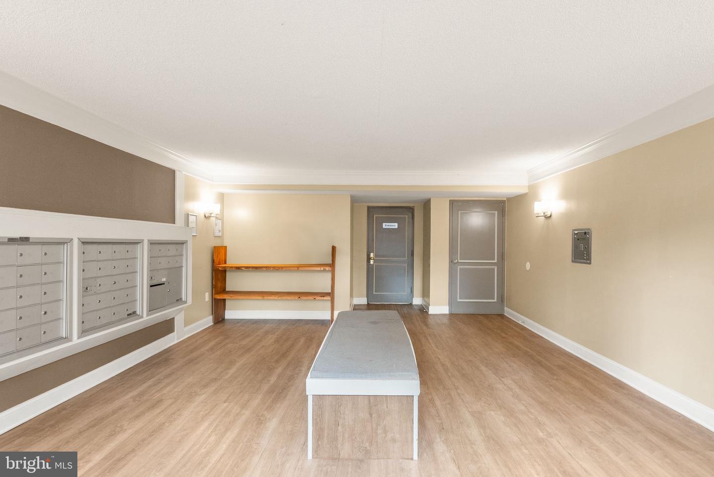 7651 TREMAYNE PL #211, MCLEAN, Virginia 22102, 2 Bedrooms Bedrooms, ,2 BathroomsBathrooms,Residential,For sale,7651 TREMAYNE PL #211,VAFX2293806 MLS # VAFX2293806