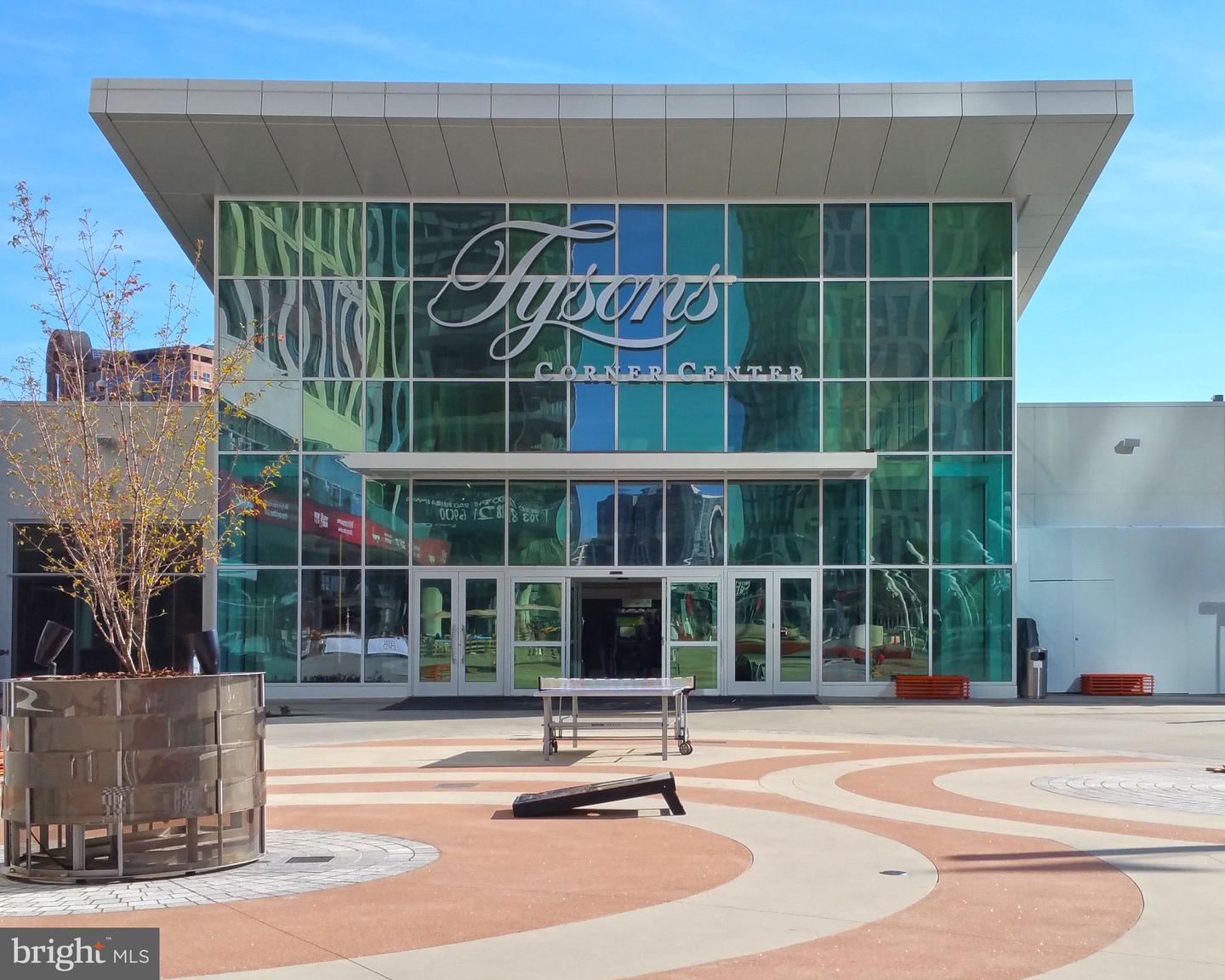 7651 TREMAYNE PL #211, MCLEAN, Virginia 22102, 2 Bedrooms Bedrooms, ,2 BathroomsBathrooms,Residential,For sale,7651 TREMAYNE PL #211,VAFX2293806 MLS # VAFX2293806