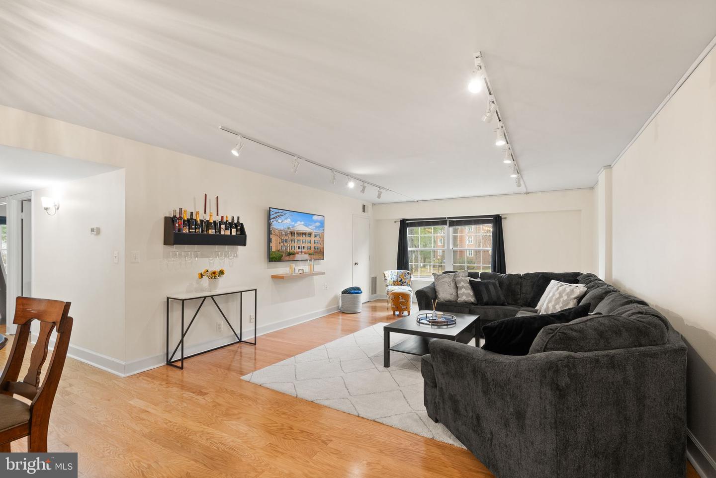 7651 TREMAYNE PL #211, MCLEAN, Virginia 22102, 2 Bedrooms Bedrooms, ,2 BathroomsBathrooms,Residential,For sale,7651 TREMAYNE PL #211,VAFX2293806 MLS # VAFX2293806