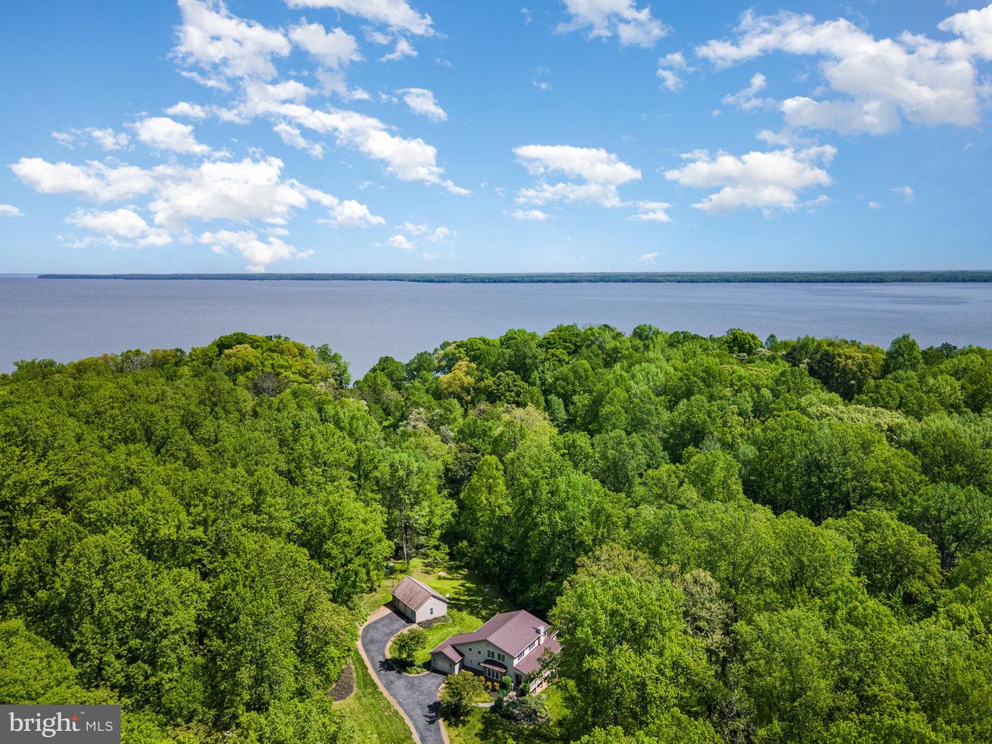 121 MARLBOROUGH POINT RD, STAFFORD, Virginia 22554, 3 Bedrooms Bedrooms, 17 Rooms Rooms,3 BathroomsBathrooms,Residential,For sale,121 MARLBOROUGH POINT RD,VAST2046604 MLS # VAST2046604