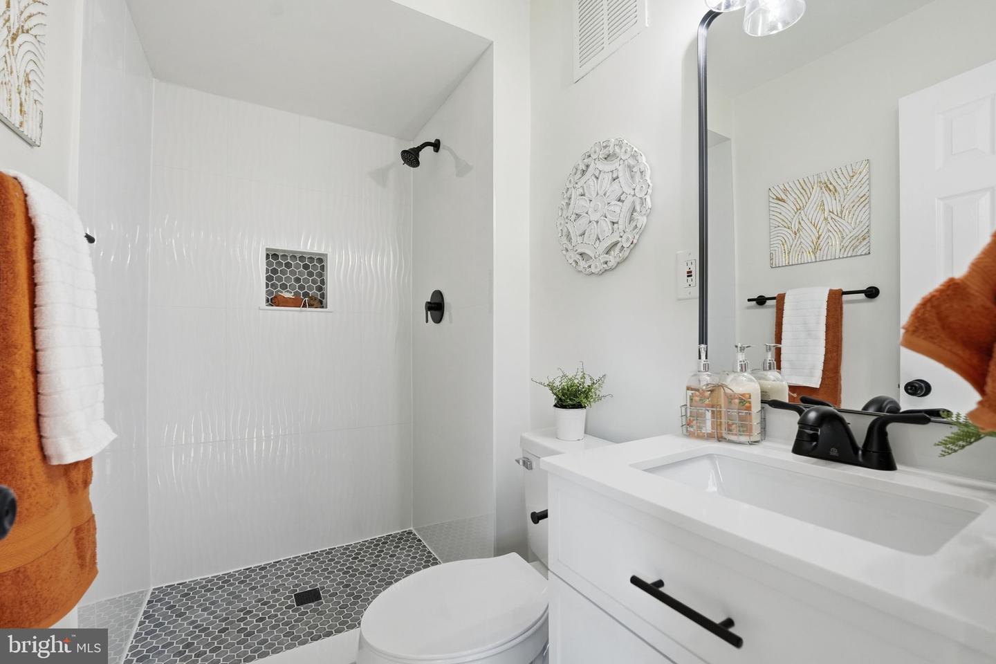 14444 COOL OAK LN, CENTREVILLE, Virginia 20121, 3 Bedrooms Bedrooms, ,2 BathroomsBathrooms,Residential,For sale,14444 COOL OAK LN,VAFX2293876 MLS # VAFX2293876