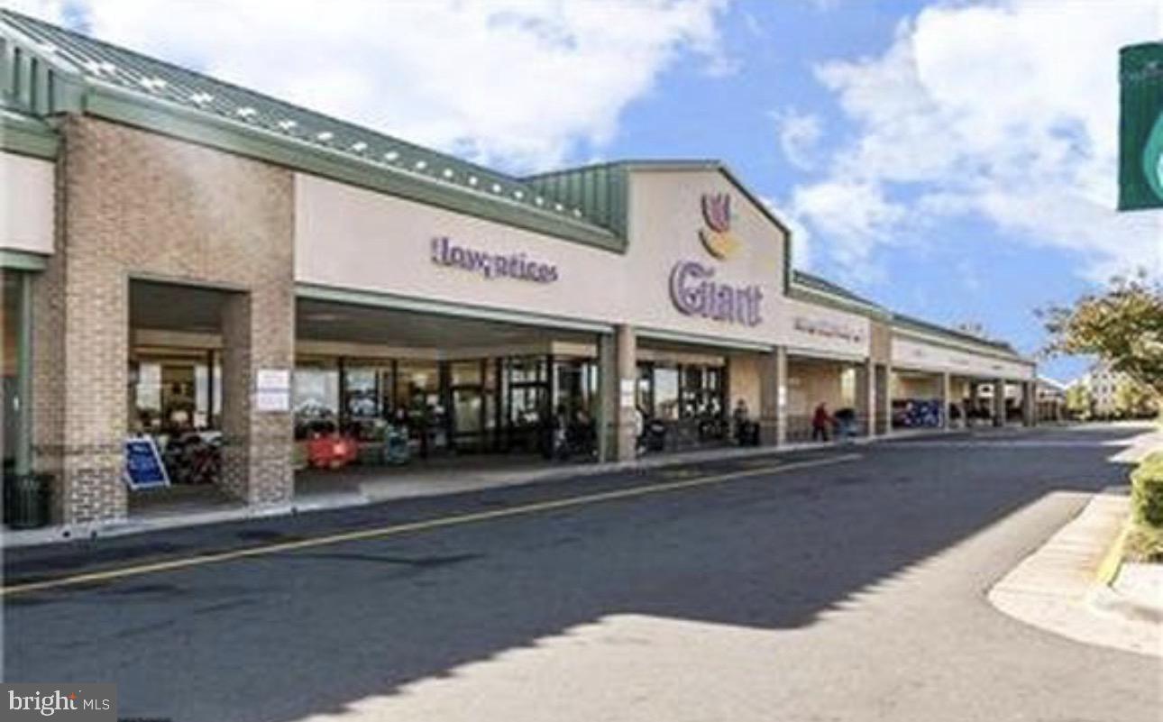 14444 COOL OAK LN, CENTREVILLE, Virginia 20121, 3 Bedrooms Bedrooms, ,2 BathroomsBathrooms,Residential,For sale,14444 COOL OAK LN,VAFX2293876 MLS # VAFX2293876