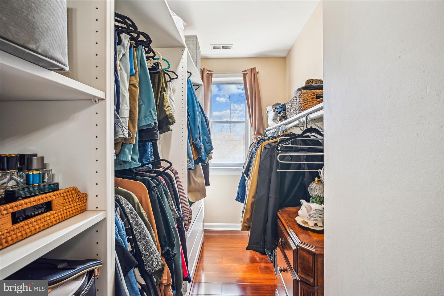 7314 INZER ST, SPRINGFIELD, Virginia 22151, 7 Bedrooms Bedrooms, 16 Rooms Rooms,3 BathroomsBathrooms,Residential,For sale,7314 INZER ST,VAFX2293902 MLS # VAFX2293902