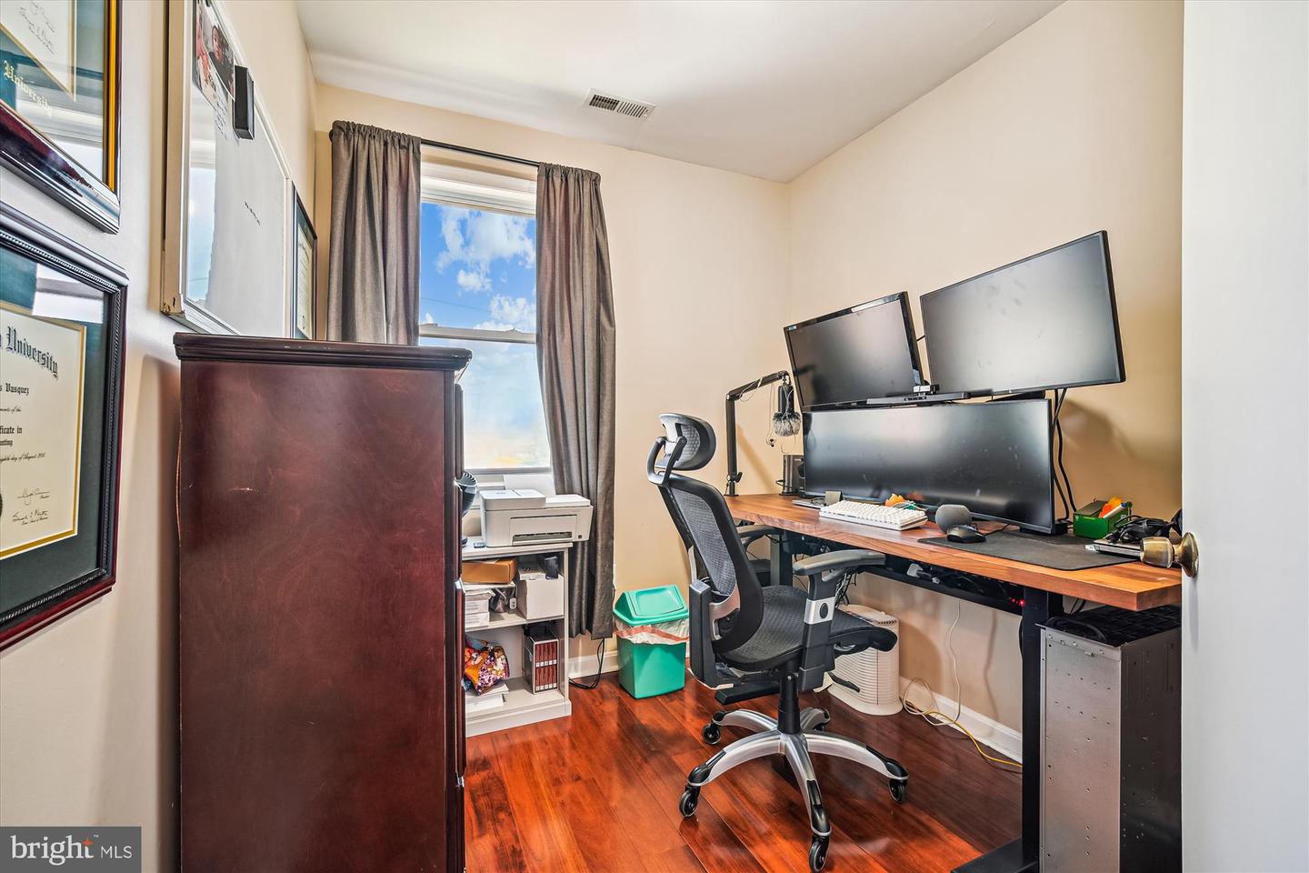 7314 INZER ST, SPRINGFIELD, Virginia 22151, 7 Bedrooms Bedrooms, 16 Rooms Rooms,3 BathroomsBathrooms,Residential,For sale,7314 INZER ST,VAFX2293902 MLS # VAFX2293902