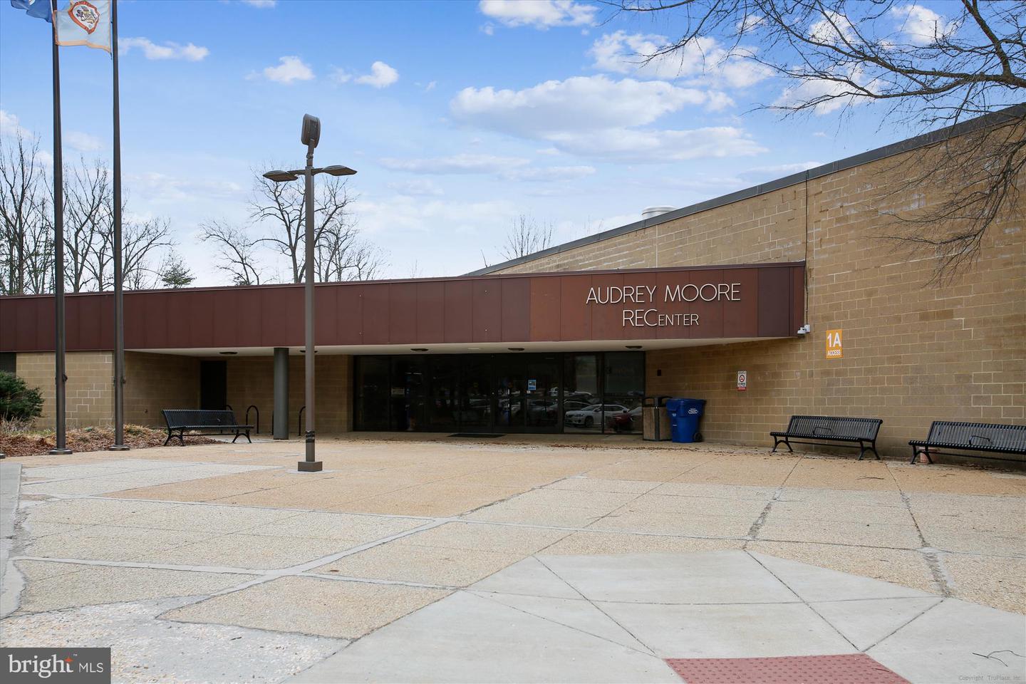 7314 INZER ST, SPRINGFIELD, Virginia 22151, 7 Bedrooms Bedrooms, 16 Rooms Rooms,3 BathroomsBathrooms,Residential,For sale,7314 INZER ST,VAFX2293902 MLS # VAFX2293902