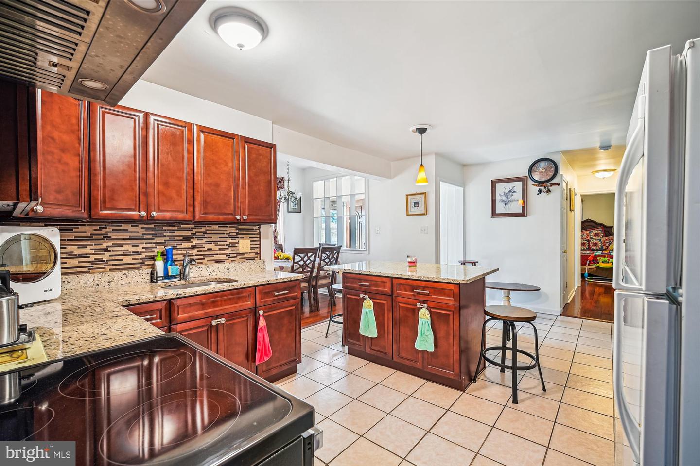 7314 INZER ST, SPRINGFIELD, Virginia 22151, 7 Bedrooms Bedrooms, 16 Rooms Rooms,3 BathroomsBathrooms,Residential,For sale,7314 INZER ST,VAFX2293902 MLS # VAFX2293902