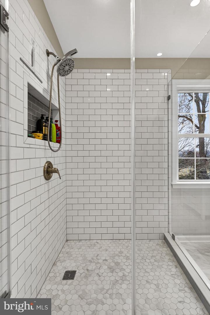 108 NORFOLK CT, WINCHESTER, Virginia 22602, 4 Bedrooms Bedrooms, ,4 BathroomsBathrooms,Residential,For sale,108 NORFOLK CT,VAFV2039932 MLS # VAFV2039932