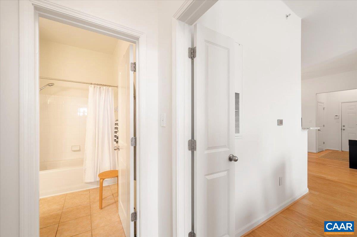 765 WALKER SQ #4A, CHARLOTTESVILLE, Virginia 22903, 2 Bedrooms Bedrooms, ,2 BathroomsBathrooms,Residential,For sale,765 WALKER SQ #4A,673913 MLS # 673913