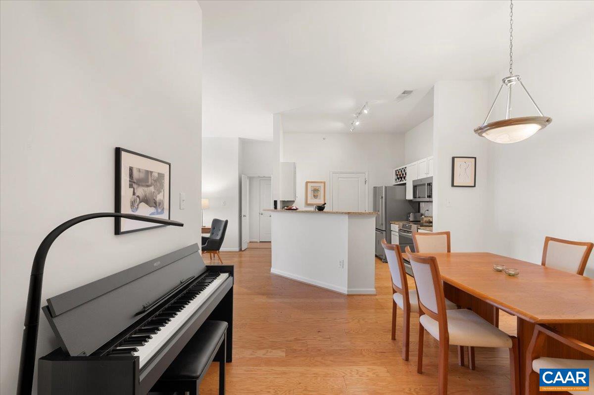 765 WALKER SQ #4A, CHARLOTTESVILLE, Virginia 22903, 2 Bedrooms Bedrooms, ,2 BathroomsBathrooms,Residential,For sale,765 WALKER SQ #4A,673913 MLS # 673913