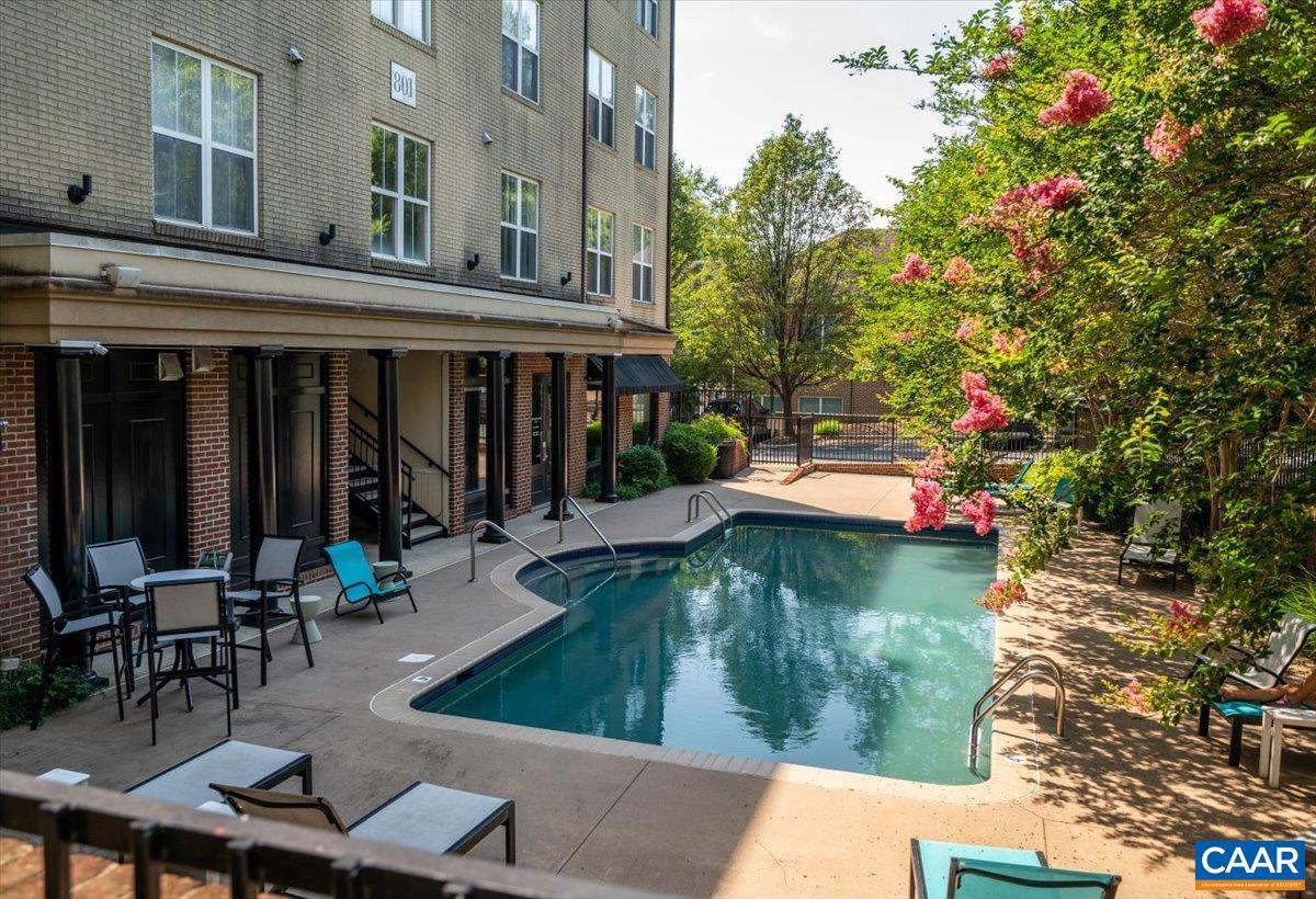 765 WALKER SQ #4A, CHARLOTTESVILLE, Virginia 22903, 2 Bedrooms Bedrooms, ,2 BathroomsBathrooms,Residential,For sale,765 WALKER SQ #4A,673913 MLS # 673913
