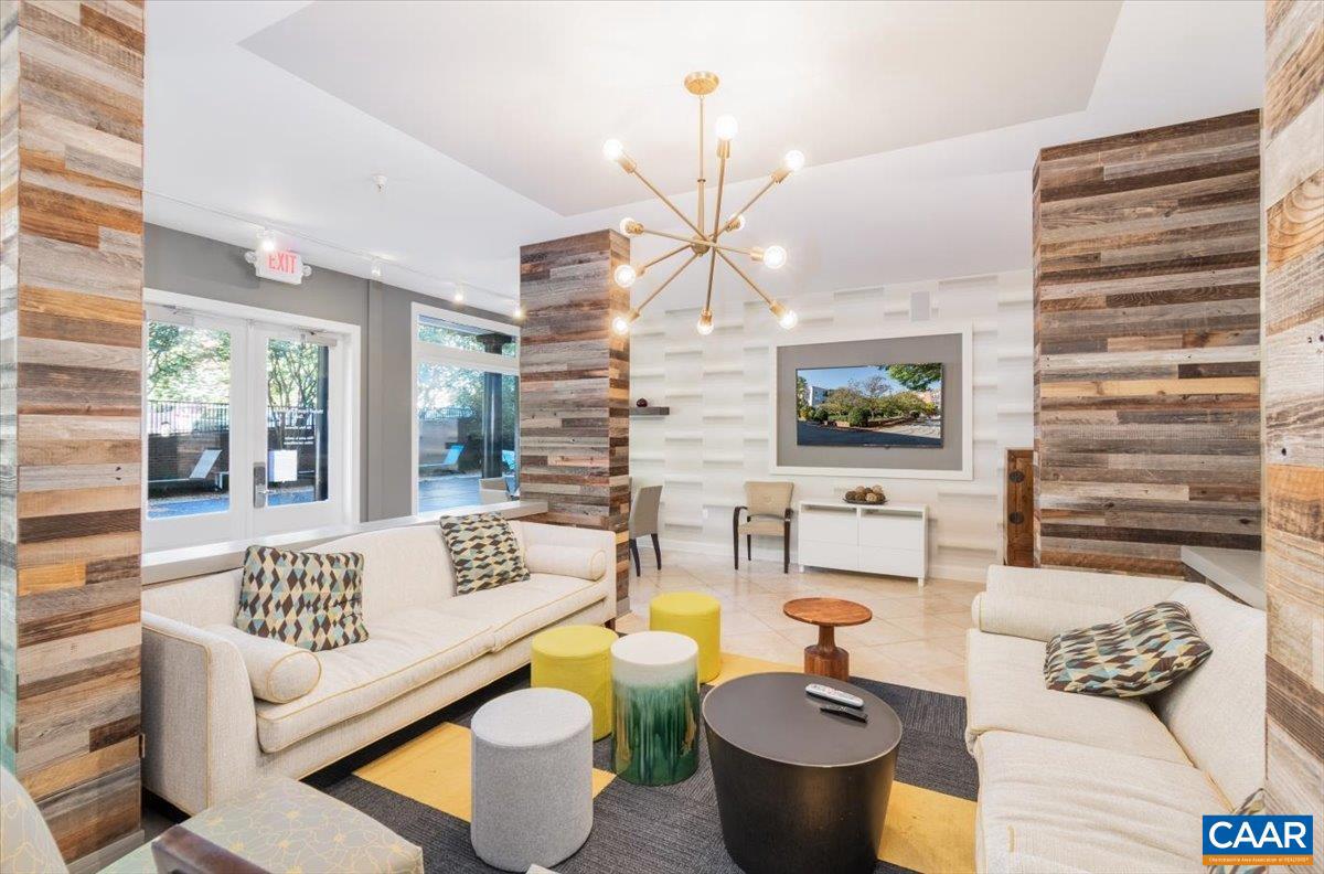 765 WALKER SQ #4A, CHARLOTTESVILLE, Virginia 22903, 2 Bedrooms Bedrooms, ,2 BathroomsBathrooms,Residential,For sale,765 WALKER SQ #4A,673913 MLS # 673913