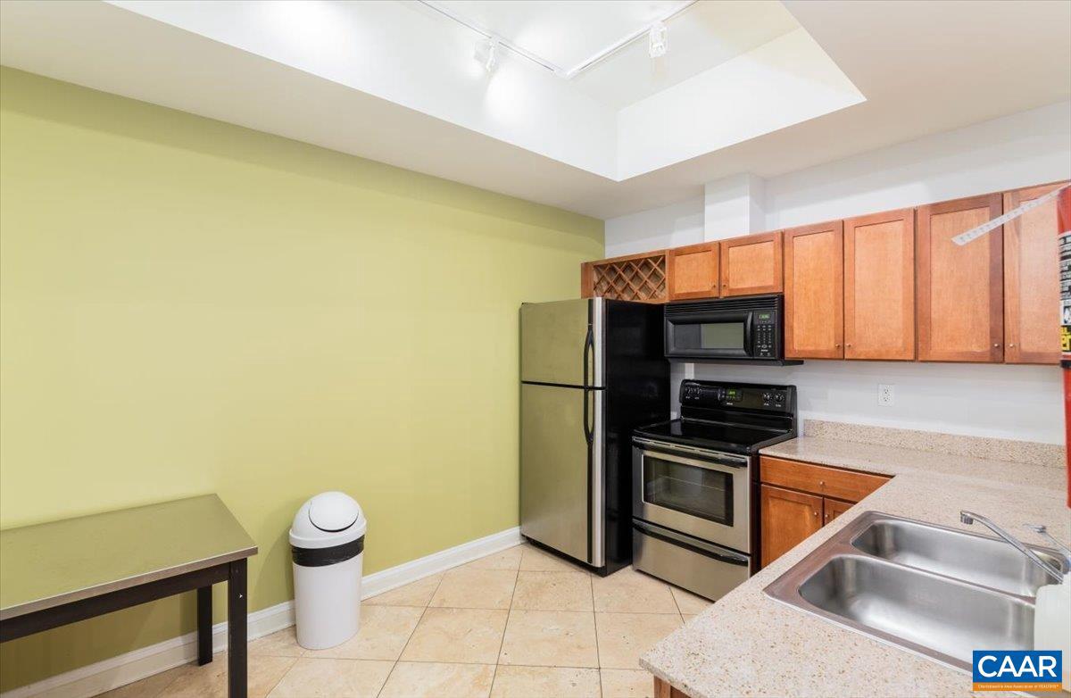 765 WALKER SQ #4A, CHARLOTTESVILLE, Virginia 22903, 2 Bedrooms Bedrooms, ,2 BathroomsBathrooms,Residential,For sale,765 WALKER SQ #4A,673913 MLS # 673913