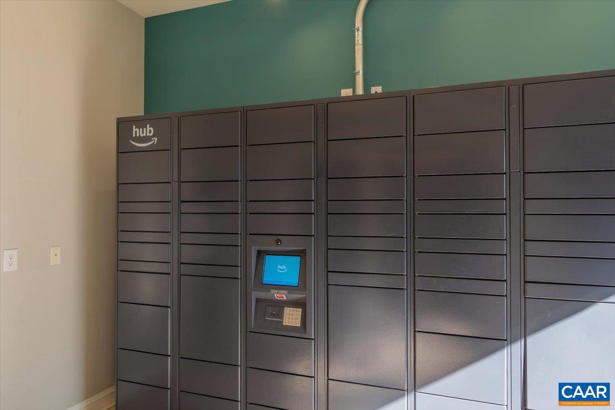 765 WALKER SQ #4A, CHARLOTTESVILLE, Virginia 22903, 2 Bedrooms Bedrooms, ,2 BathroomsBathrooms,Residential,For sale,765 WALKER SQ #4A,673913 MLS # 673913