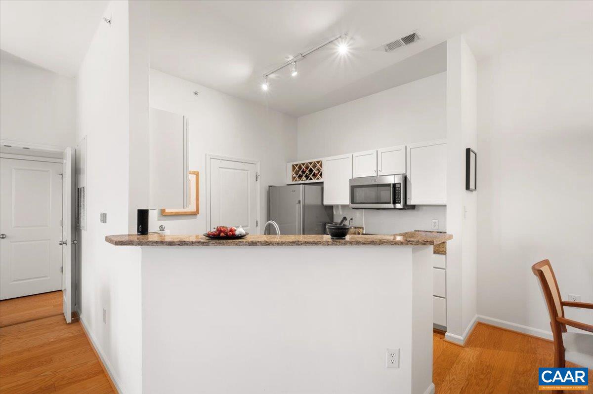 765 WALKER SQ #4A, CHARLOTTESVILLE, Virginia 22903, 2 Bedrooms Bedrooms, ,2 BathroomsBathrooms,Residential,For sale,765 WALKER SQ #4A,673913 MLS # 673913